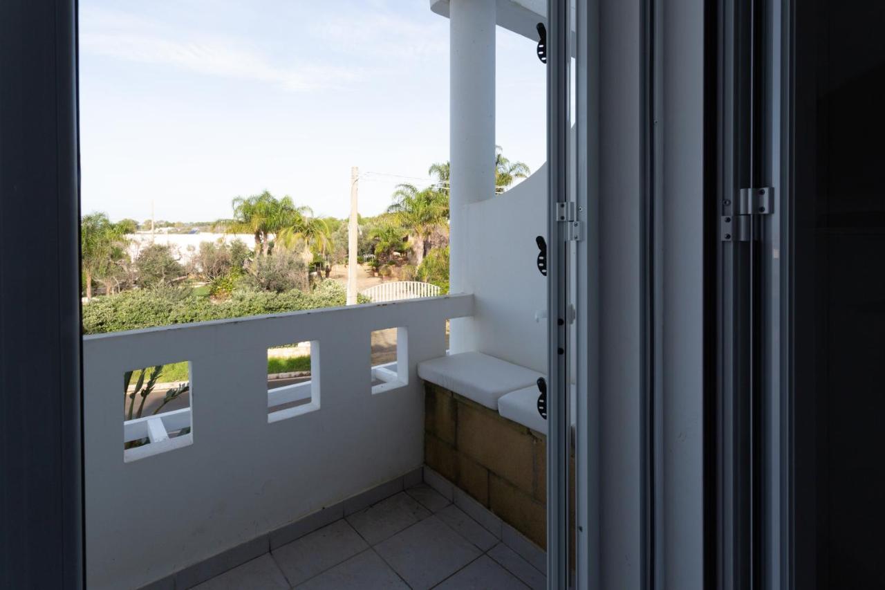 Bilocale Climatizzato Con Vista Panoramica Apartment Ugento Bagian luar foto